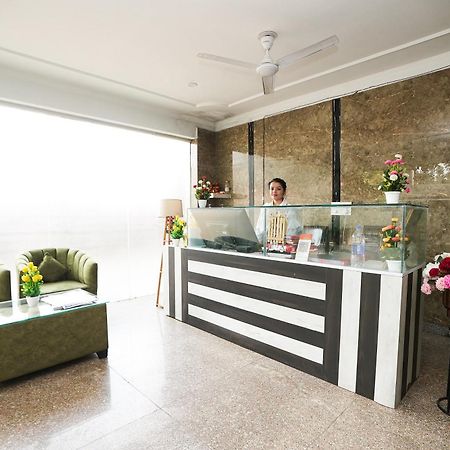 Tanvi Premium Residency Near Artemis Hospital, Gurugram Otel Gurgaon Dış mekan fotoğraf