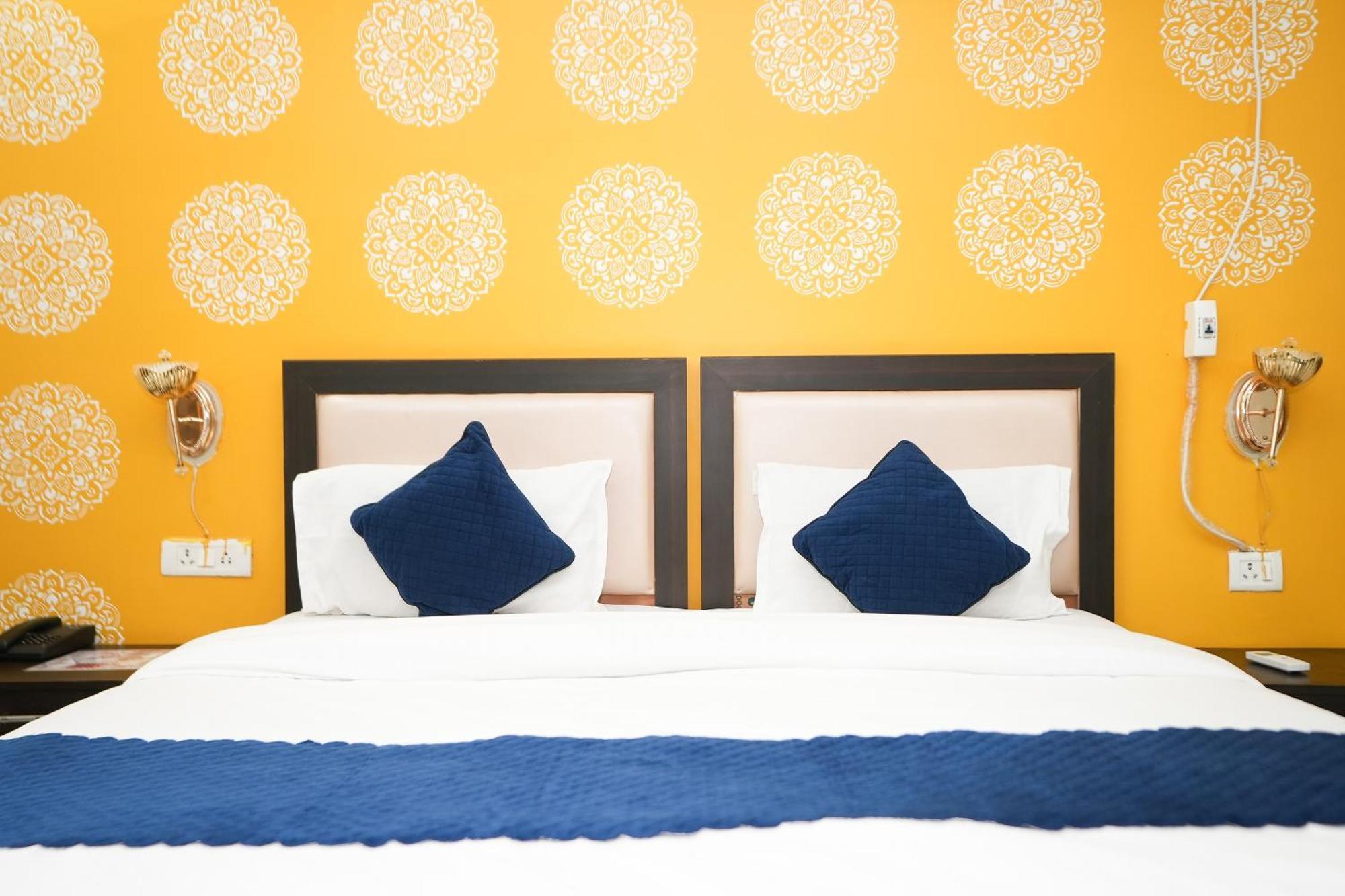 Tanvi Premium Residency Near Artemis Hospital, Gurugram Otel Gurgaon Dış mekan fotoğraf