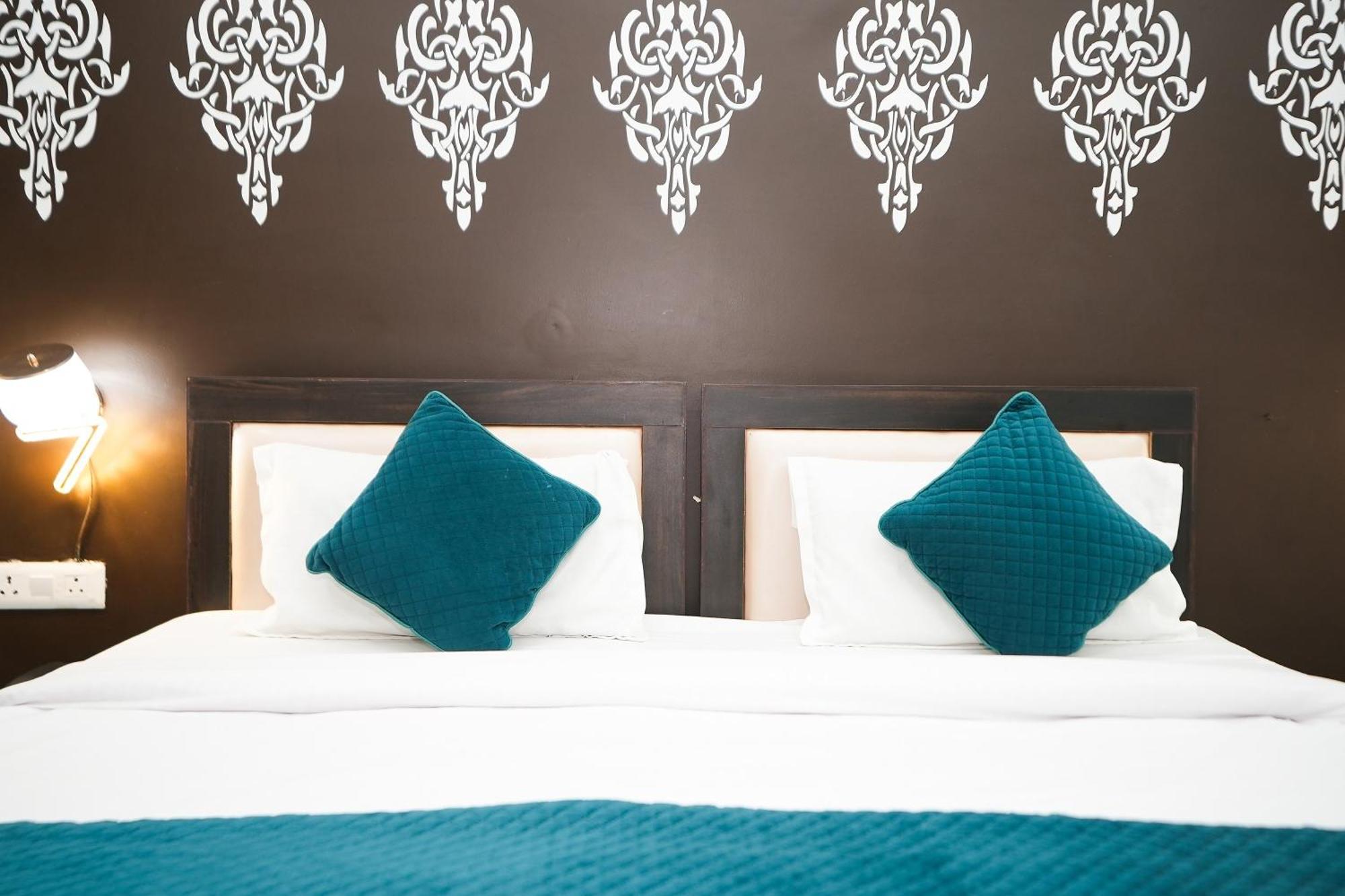 Tanvi Premium Residency Near Artemis Hospital, Gurugram Otel Gurgaon Dış mekan fotoğraf