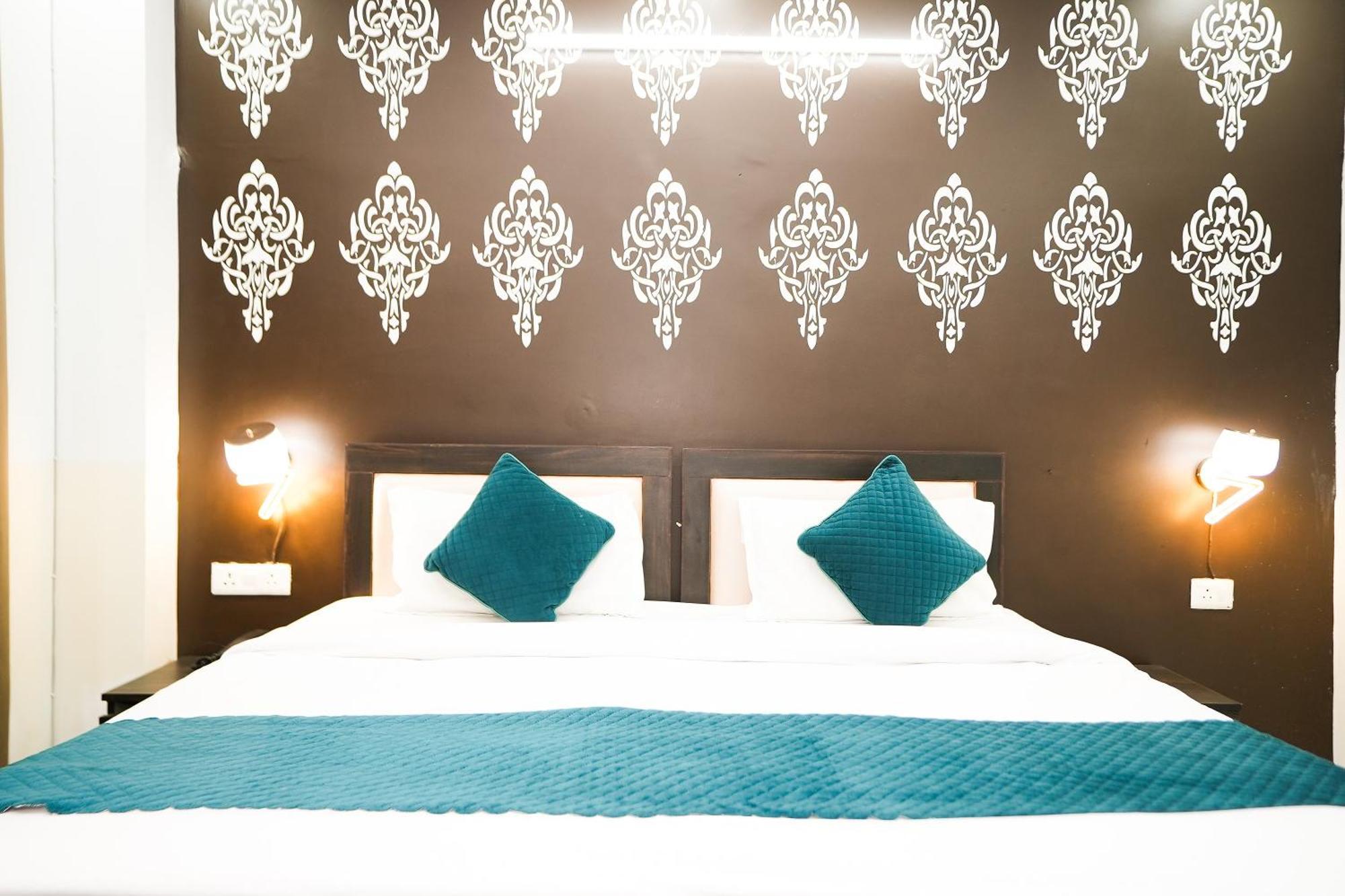Tanvi Premium Residency Near Artemis Hospital, Gurugram Otel Gurgaon Dış mekan fotoğraf
