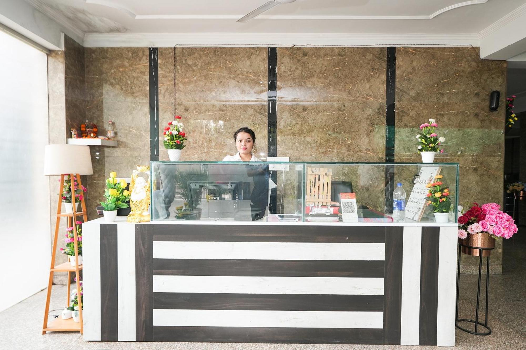 Tanvi Premium Residency Near Artemis Hospital, Gurugram Otel Gurgaon Dış mekan fotoğraf