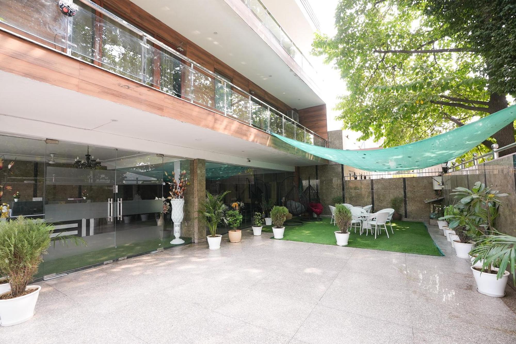 Tanvi Premium Residency Near Artemis Hospital, Gurugram Otel Gurgaon Dış mekan fotoğraf