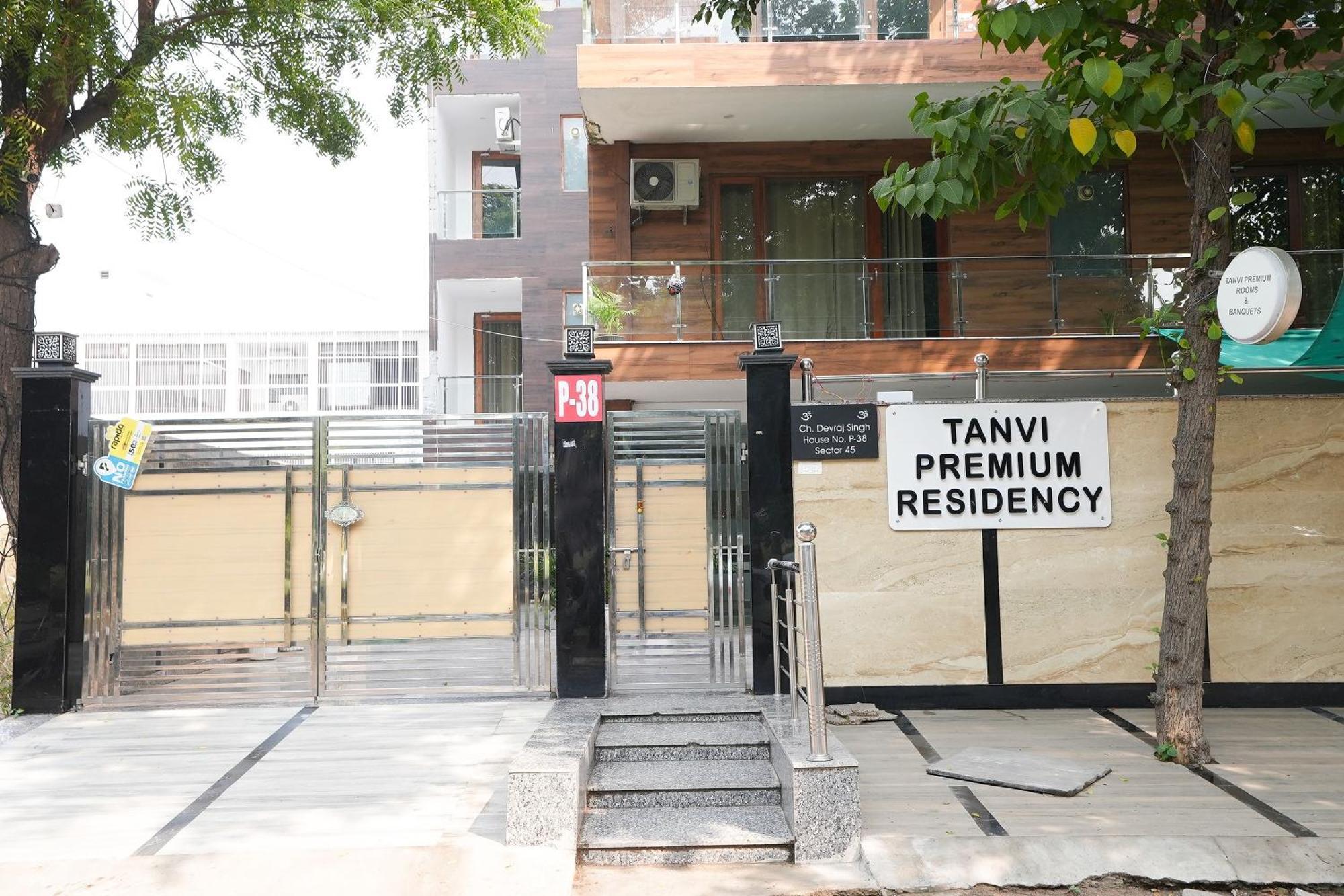 Tanvi Premium Residency Near Artemis Hospital, Gurugram Otel Gurgaon Dış mekan fotoğraf